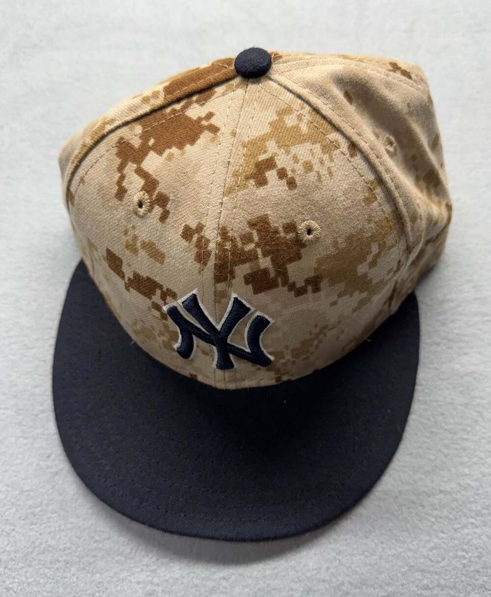 New Era New York Yankees Digital Desert Camo 59FIFTY Fitted Hat Size 7